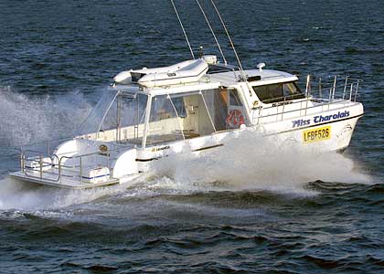 catamaran_a_moteur_LC350DP